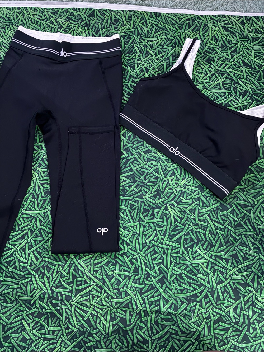 ALO Yoga Black Bikini-Style Sports Top with Matching Bottoms